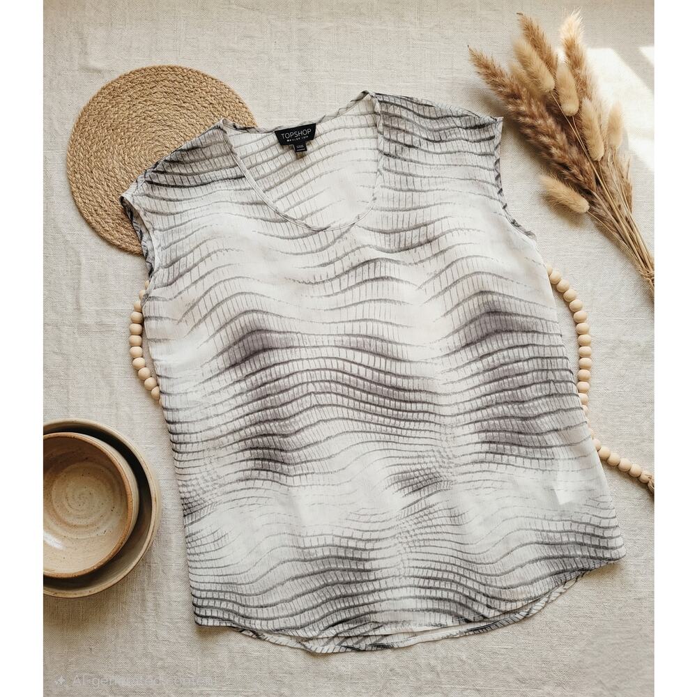 Topshop Sheer Reptile Print Top - Size 4 - Gray & White Sleeveless EUC